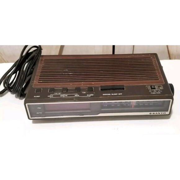 Vintage Sanyo Clock Radio Alarm RM-5005 - Picture 2 of 4